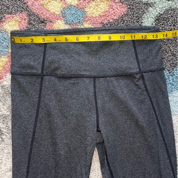 ATHLETA gray 3/4 leggings size M - Picture 3 of 8